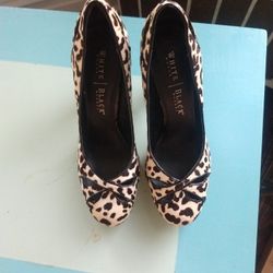 White house Black market Printed Heels