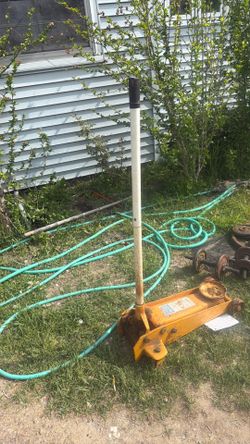 Hydraulic Floor Jack