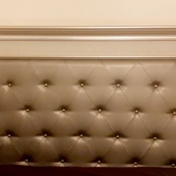 Sofia Vegara king Bed And Frame