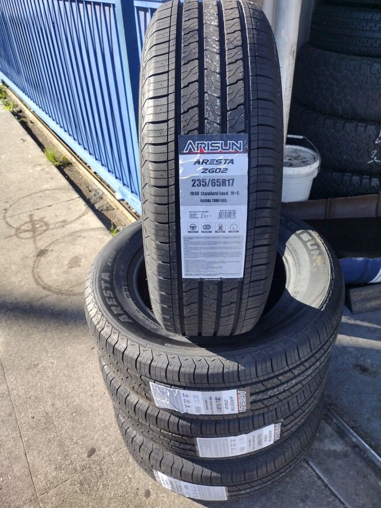 New Tires Set Alignment Free 235 65 17 for Sale in Los Angeles, CA