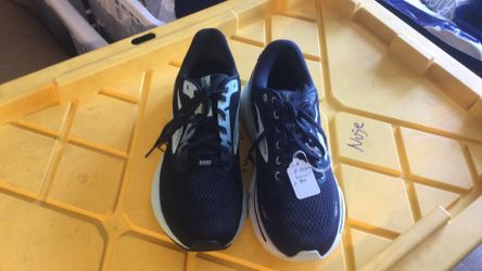 Size 10 Mens Brooks