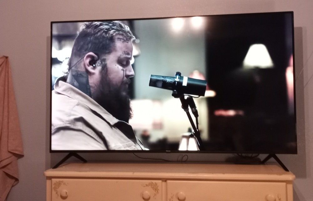 HISENSE 70 INCH H6570 SERIES 4K UHD HDR FLAT SCREEN