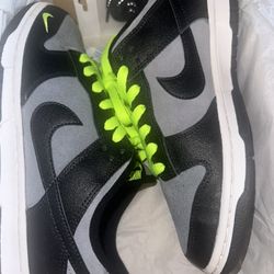 Nike Dunk Black / Cool Grey / Volt Size 8.5 VNDS