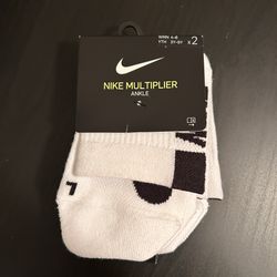Nike White Socks (2 Pairs)