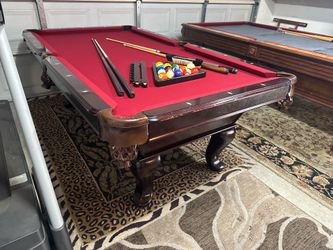 Classy 7’ Billiard Pool Table - Brand New Felt - Can Deliver!