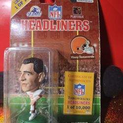Vinny Testaverde Players Club Throwback Action Figure Limited Edition  NFL 
