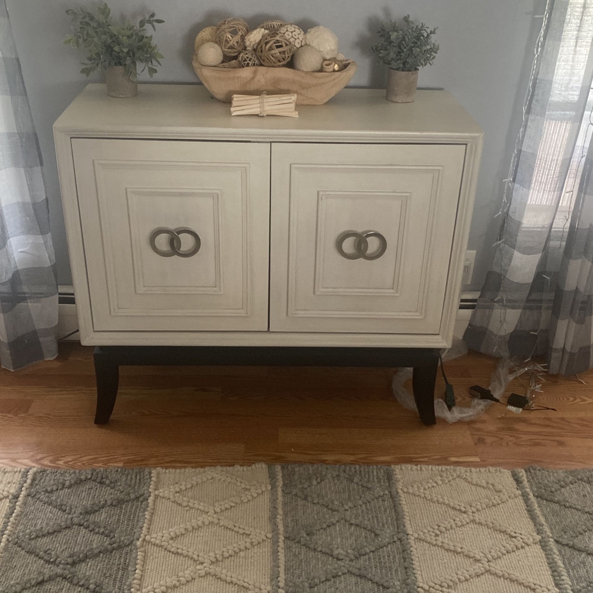 Wooden/beige With Decor (optional)