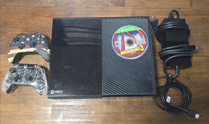 ​Original Xbox One Console Bundle - 2 Wireless Controllers & Borderlands 3 (Cleaned & Tested)