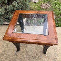Solid Wood Two Tone Color End Table With Glass Top