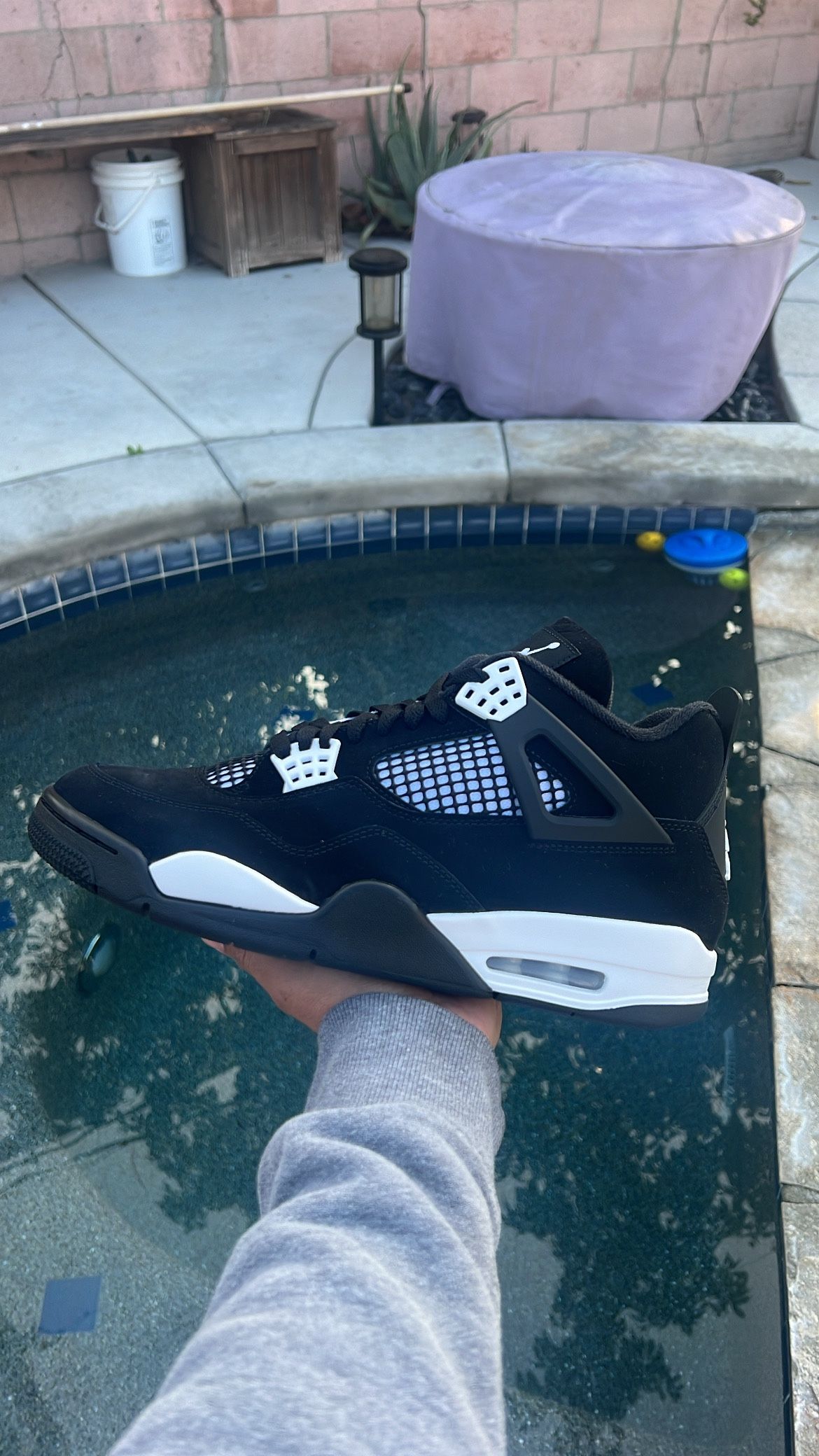 Jordan 4 Retro “White Thunder” Sizes 8.5, 11.5, and 13