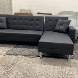 New 99x62 Sleeper Sectional Couch / Free Delivery 