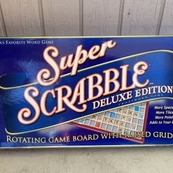 2006 SUPER SCRABBLE DELUXE EDITION Crossword Game Rotating Board - 100% Complete. Lots of extra tiles.