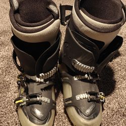 Salomon quest 120 ski boots