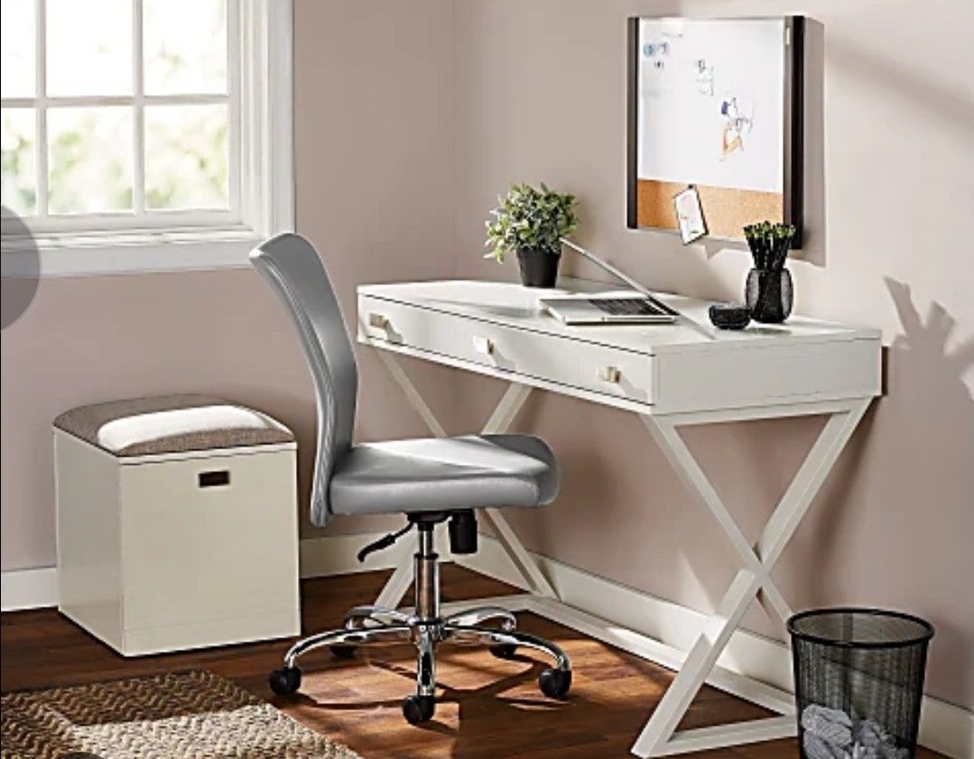 Desk and Seat/Drawer