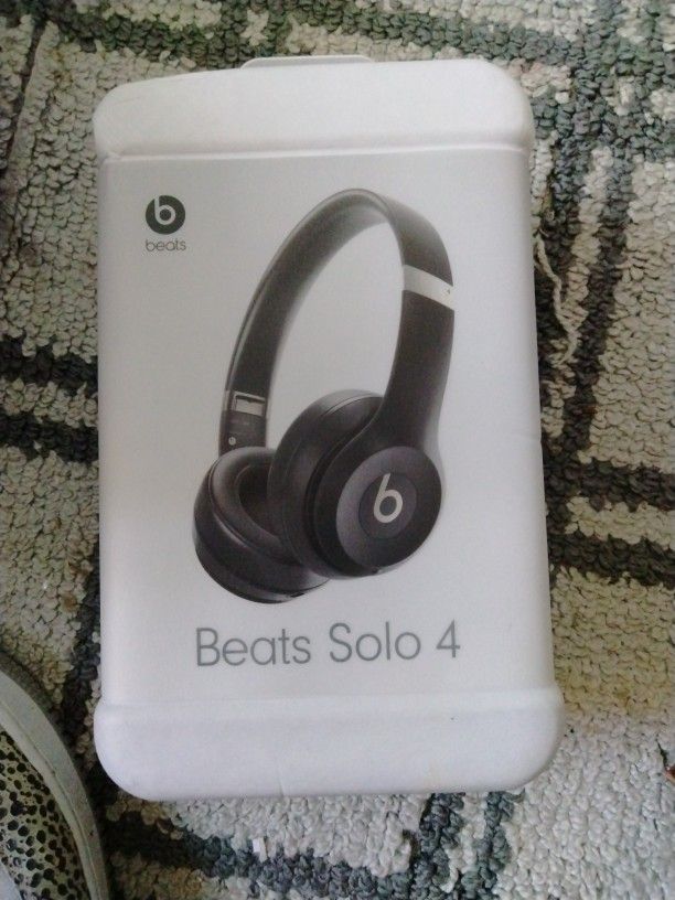 Beats Solo 4 Wireless Headphones 