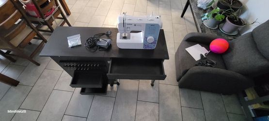 Brother sewing machine + table