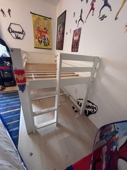 Kids bunk bed