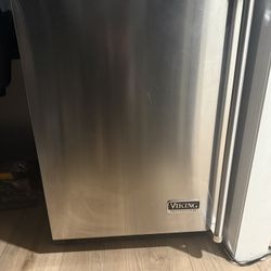 Mini-fridge 