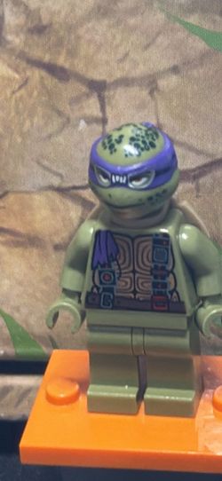 Lego Teenage Mutant Ninja Turtles - Donatello with Goggles and Pack (Movie Version) Minifigure