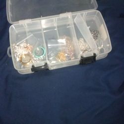 Girly Stuff It's Never Been Worn I'm Asking $20 Firm On Price 