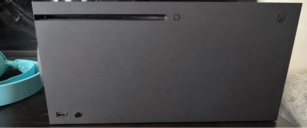 Xbox Series X 1TB Bundle – 2 Controllers + Rechargeable Batteries