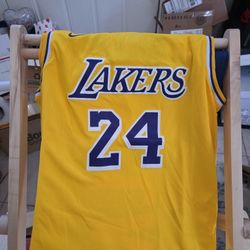 Los Angeles Lakers Kobe Bryant 24 Jersey (M/L)