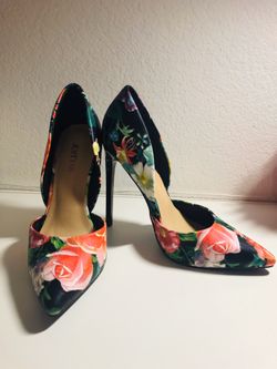 Floral High heels 👠 size 7