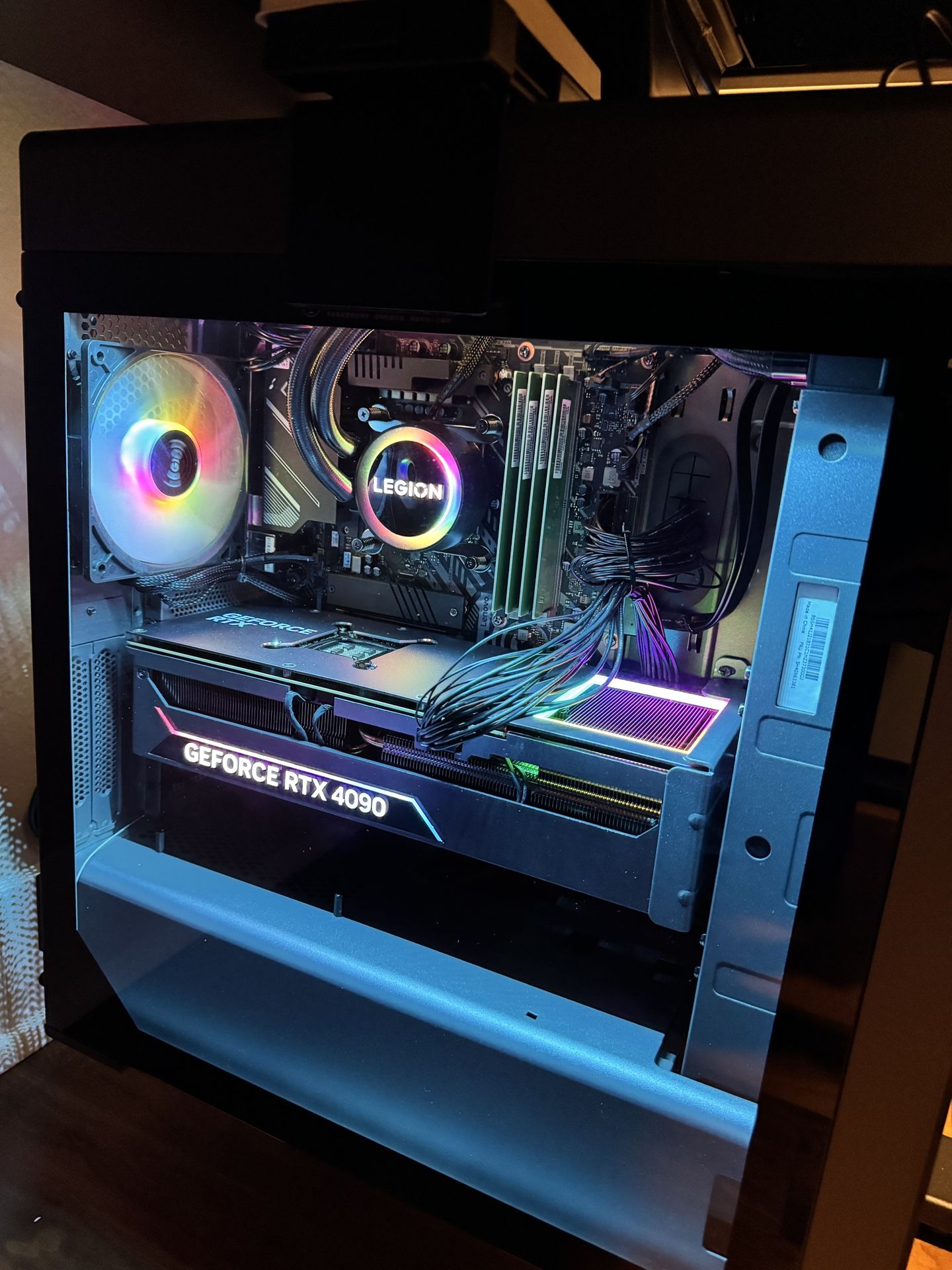 Lenovo Legion Tower 7i Intel Core i9 Nvidia GeForce RTX 4090, 64GB, 2TB Gaming PC