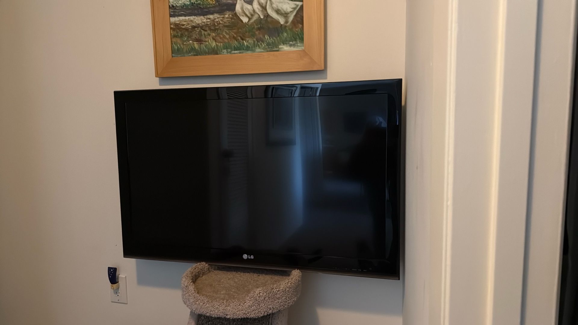 LG 42” LCD TV with Wall Bracket and Remote