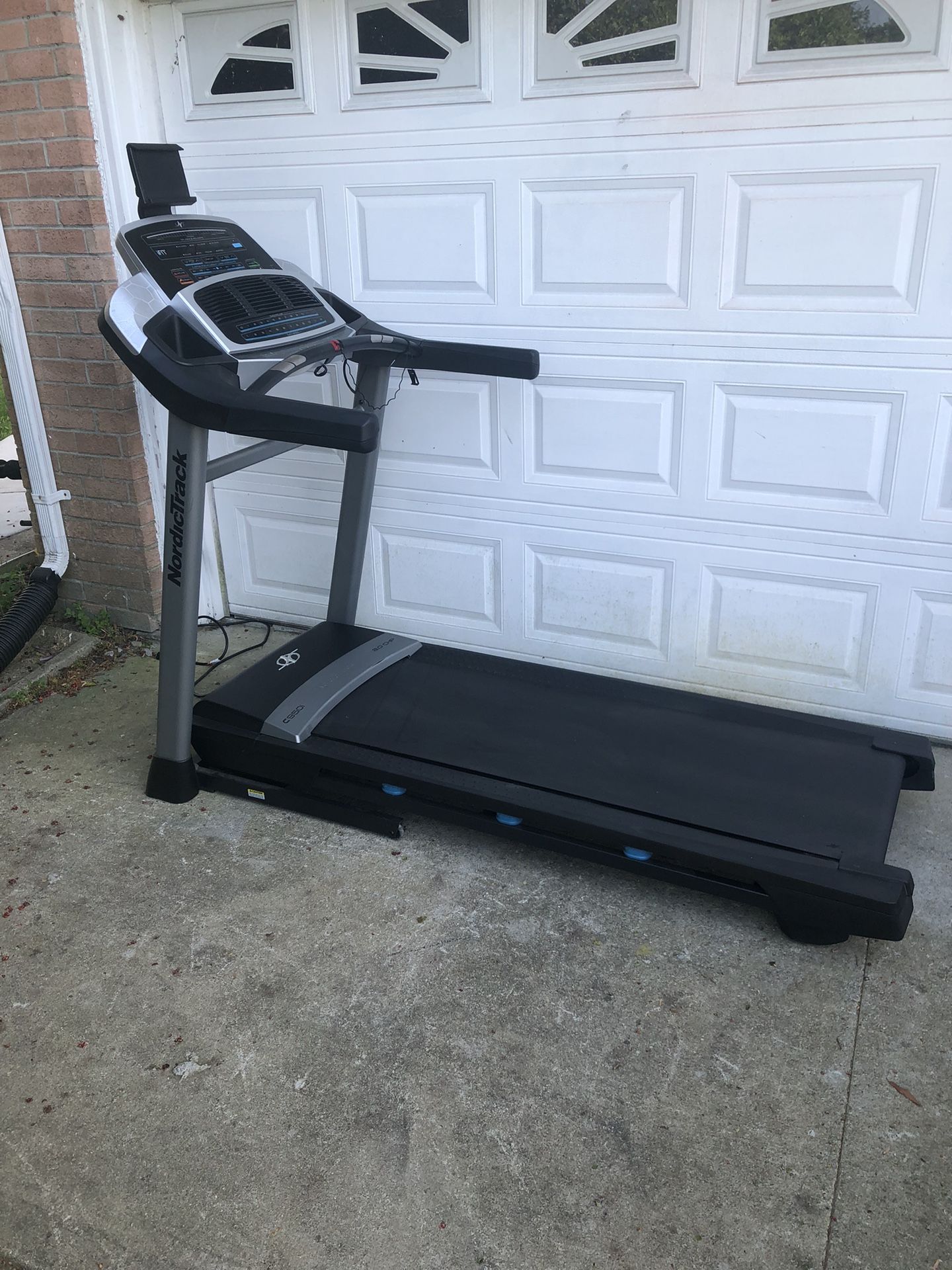 Commercial NordicTrack Treadmill Capacity 350 Lbs