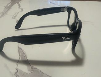 Meta glasses