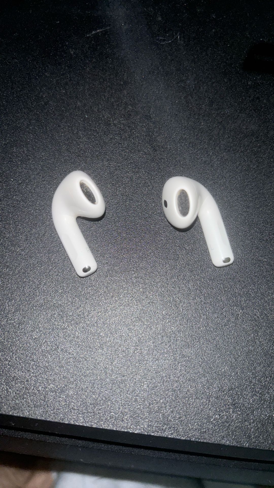 Apple AirPods 4