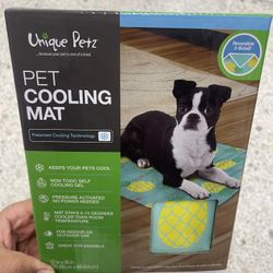 Unopened Unique Petz Pet Cooling Mat, 15.7" x 19.7", Non-Toxic, Self-Recharging