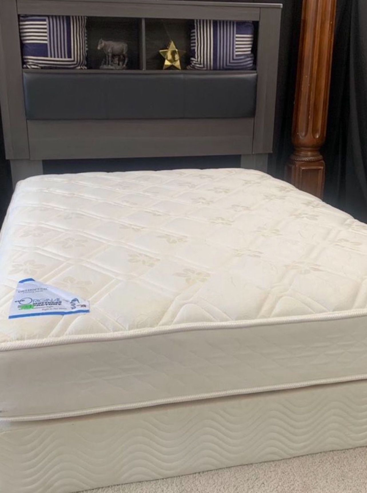 NICE QUEEN🔥 MATTRESS 🔥AND BOX SPRING