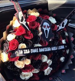 Halloween Horror Rose Bouquet with Ghostface Decor