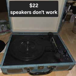 Suitcase bluetooth turntable player
Speakers don't work $22
Pick up in Harlingen, I live near Walmart
Antiques and Telephones 