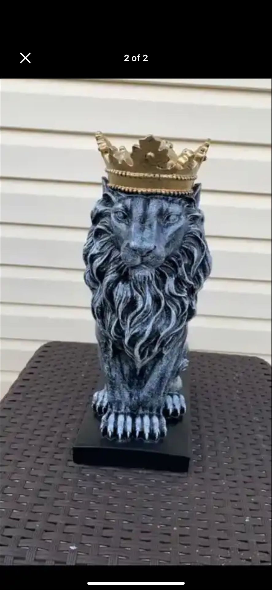 Stone Color, Lion Statue