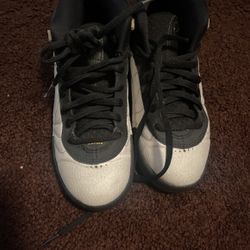 Tennise Jordan Size 13 C