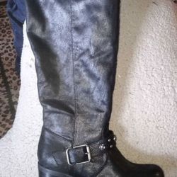 Women’s Black boots