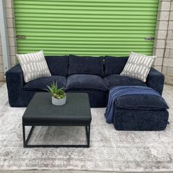 *Free Delivery* Boneless Sectional Couch Sofa