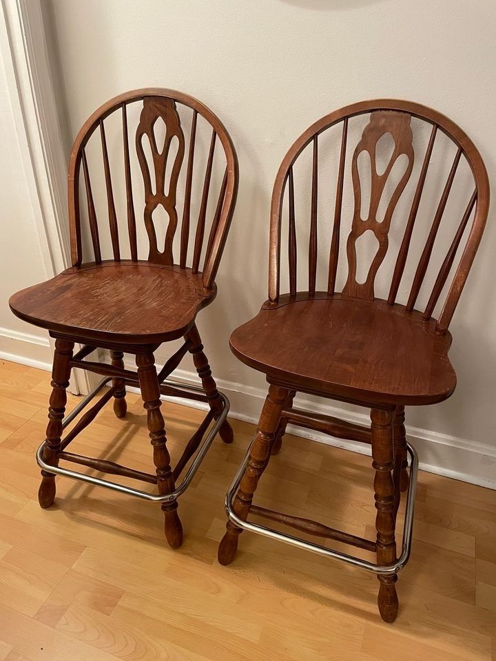 Bar Stools (Vintage Cochrane - 2, Oak, Swivel, Keyhole) located in Donelson