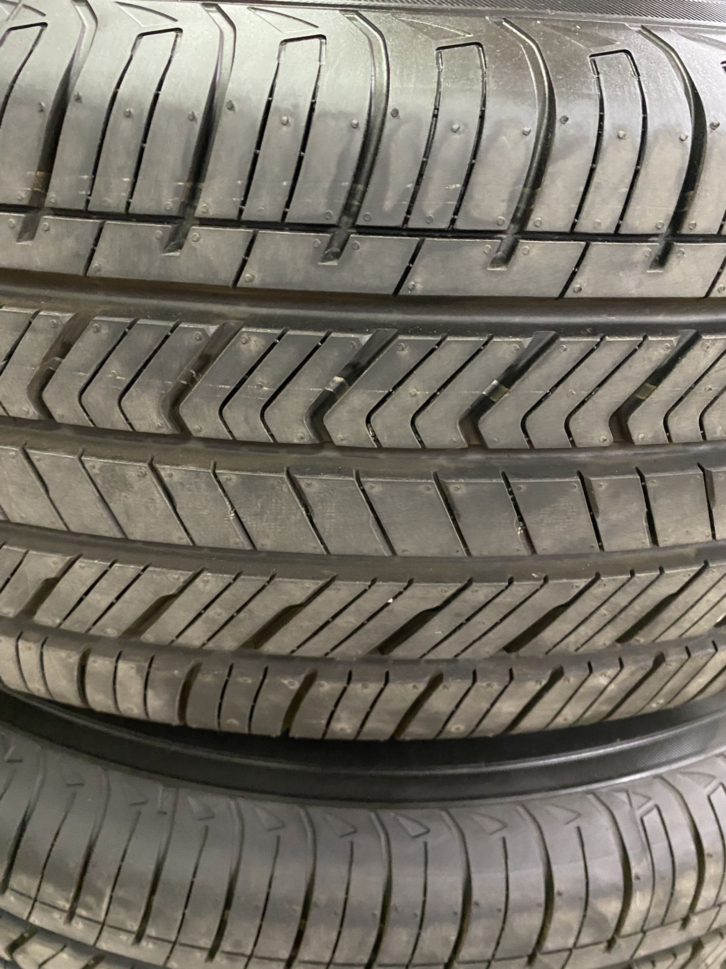 2023 Toyota Sequoia Wheels/tires