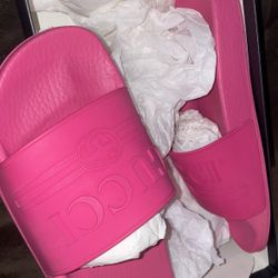 Gucci Slides Size 37 Women’s $260 Pick Up Only
