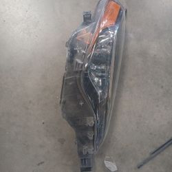2019 Toyota Corolla Headlight Rt Side