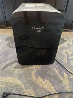 Mini Fridge and Warmer Warm or Cold! For College!