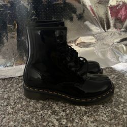 Dr Martens (Size 7)