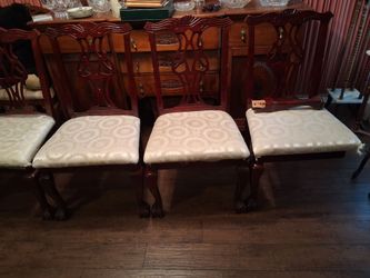 4 Wooden Dining Room Chairs (One needs the leg reattached)