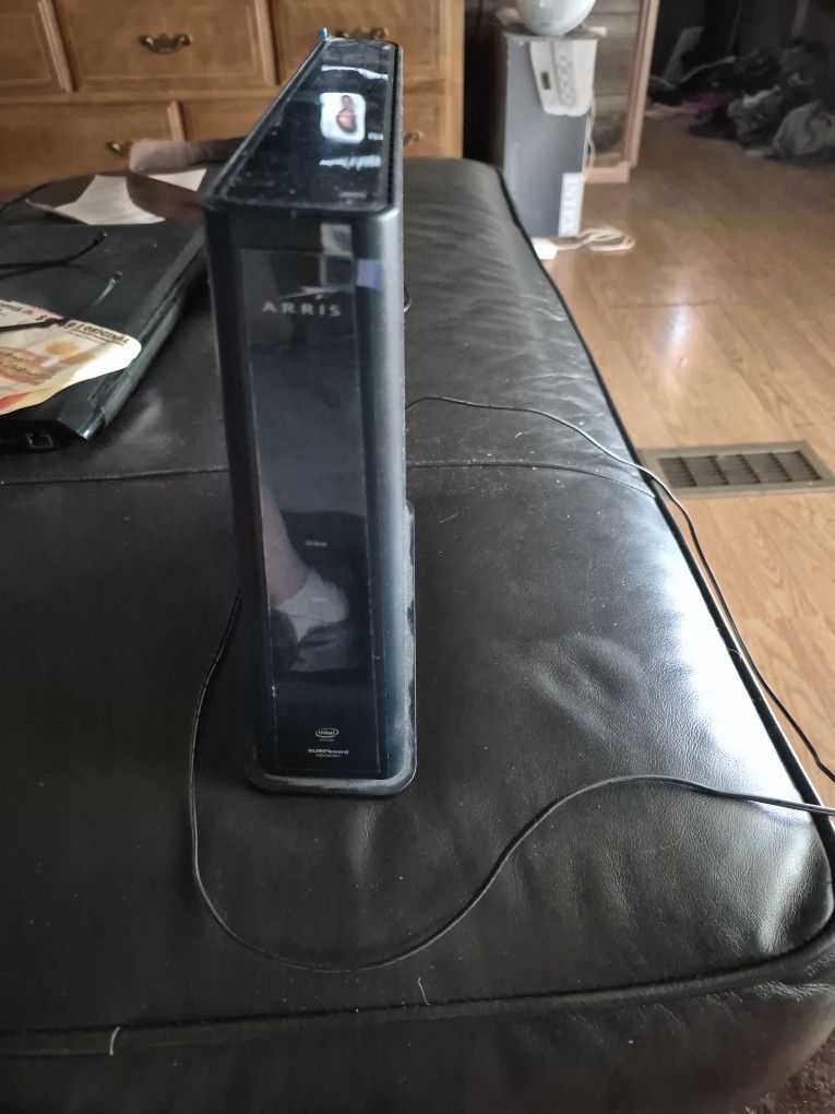 ARRIS CABLE MODEM ROUTER