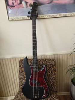 Harley benton bass