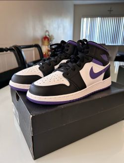 Nike purple shoes Size 7 youth